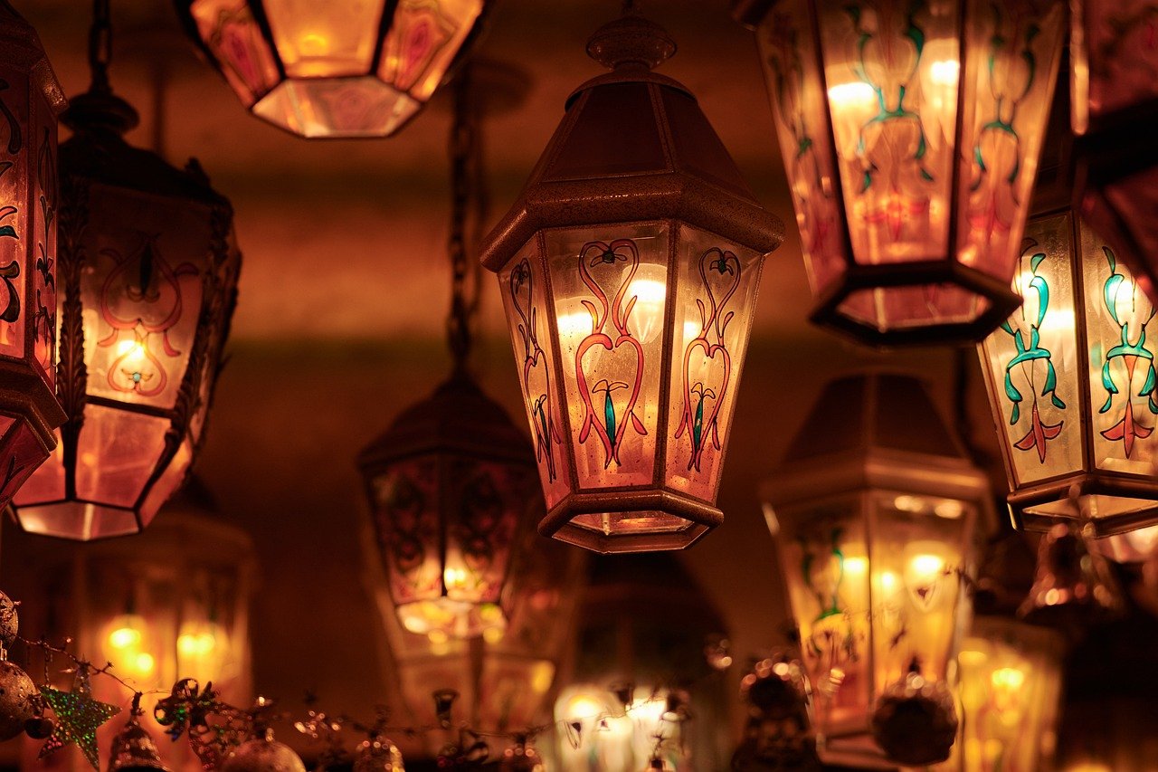 Lantern Decor Ideas for a Cozy, Inviting Home